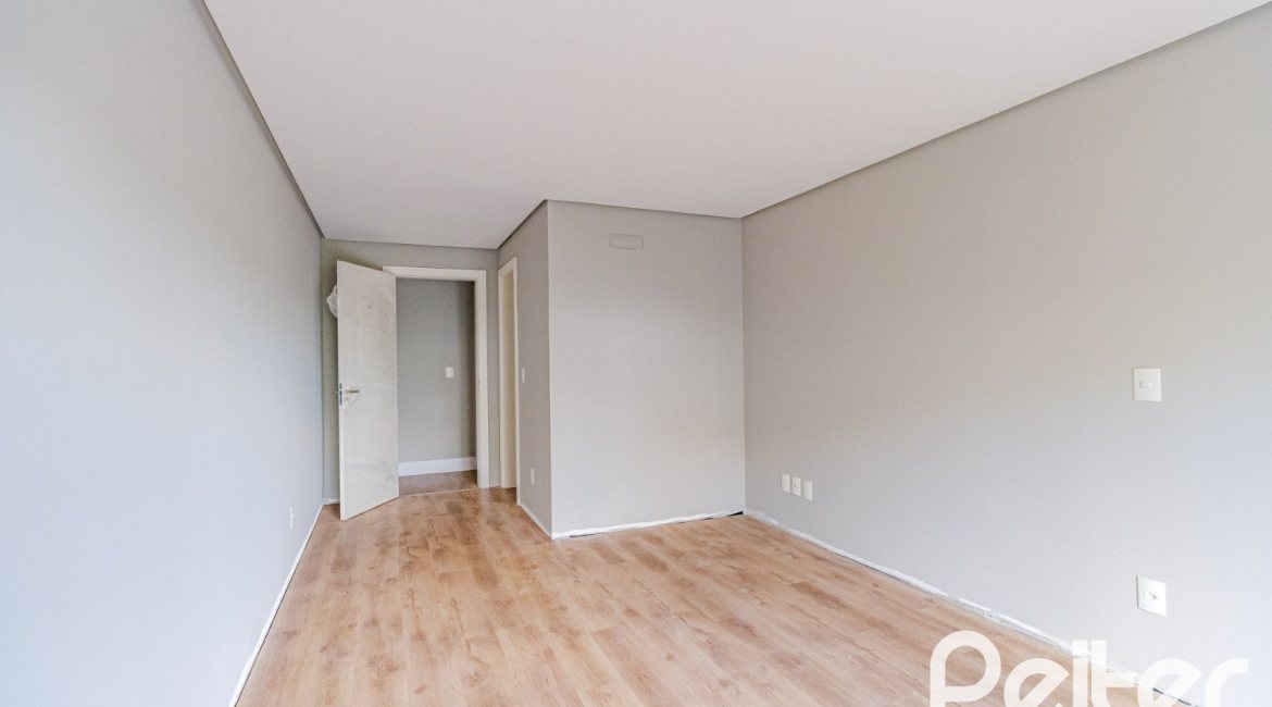 Apartamento Garden à venda com 173m², 3 dormitórios, 3 suítes, 4 vagas, no bairro Vila Assunção em Porto Alegre