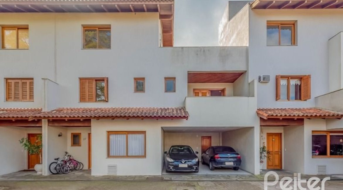 Casa em Condomínio à venda com 334m², 4 dormitórios, 1 suíte, 2 vagas, no bairro Jardim Isabel em Porto Alegre