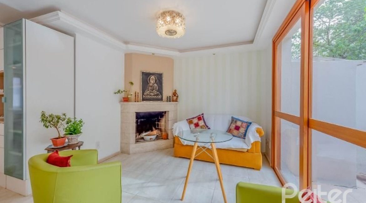 Casa em Condomínio à venda com 334m², 4 dormitórios, 1 suíte, 2 vagas, no bairro Jardim Isabel em Porto Alegre