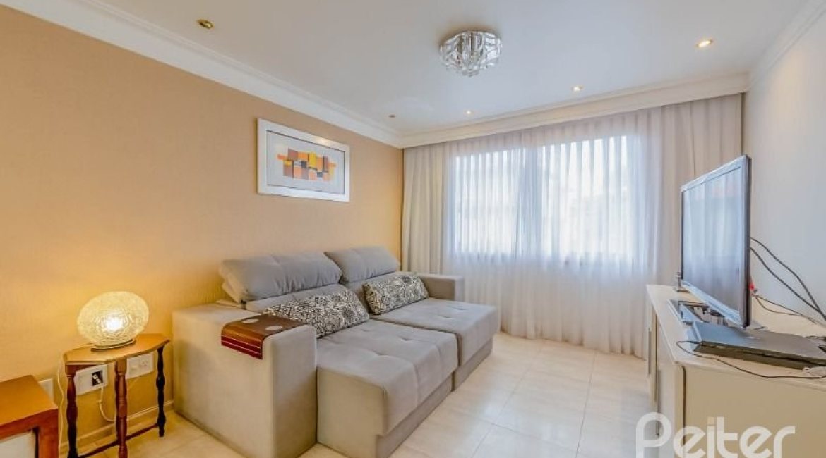 Casa em Condomínio à venda com 334m², 4 dormitórios, 1 suíte, 2 vagas, no bairro Jardim Isabel em Porto Alegre