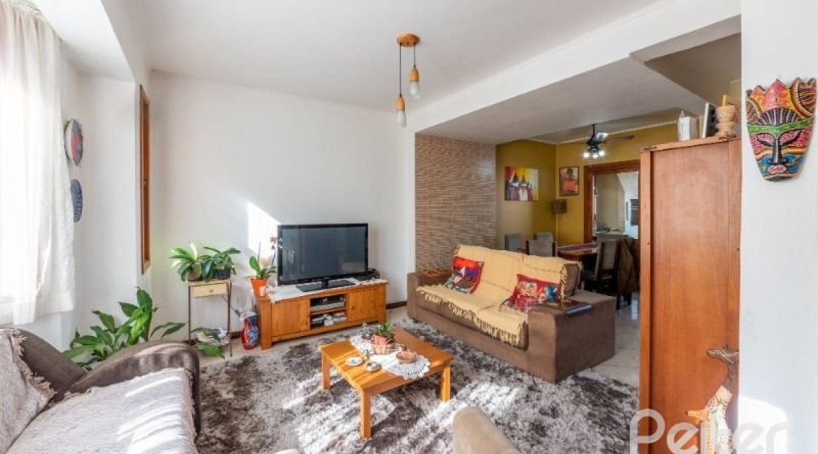 Casa em Condomínio à venda com 204m², 3 dormitórios, 1 suíte, 2 vagas, no bairro Cristal em Porto Alegre