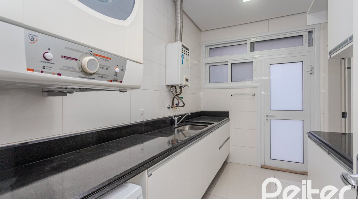 Casa em Condomínio à venda com 503m², 4 dormitórios, 4 suítes, 4 vagas, no bairro Terra Ville em PORTO ALEGRE