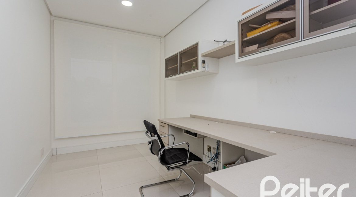 Casa em Condomínio à venda com 503m², 4 dormitórios, 4 suítes, 4 vagas, no bairro Terra Ville em PORTO ALEGRE