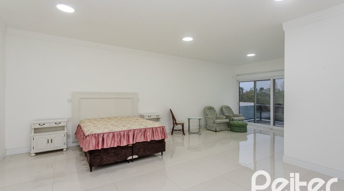 Casa em Condomínio à venda com 503m², 4 dormitórios, 4 suítes, 4 vagas, no bairro Terra Ville em PORTO ALEGRE