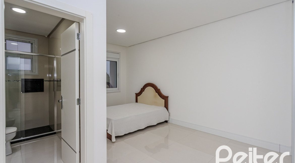 Casa em Condomínio à venda com 503m², 4 dormitórios, 4 suítes, 4 vagas, no bairro Terra Ville em PORTO ALEGRE