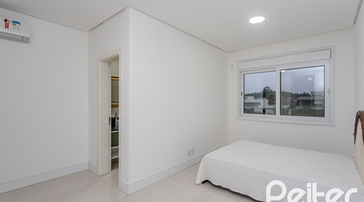 Casa em Condomínio à venda com 503m², 4 dormitórios, 4 suítes, 4 vagas, no bairro Terra Ville em PORTO ALEGRE