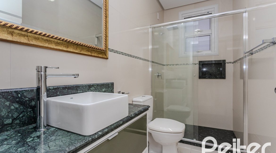 Casa em Condomínio à venda com 503m², 4 dormitórios, 4 suítes, 4 vagas, no bairro Terra Ville em PORTO ALEGRE