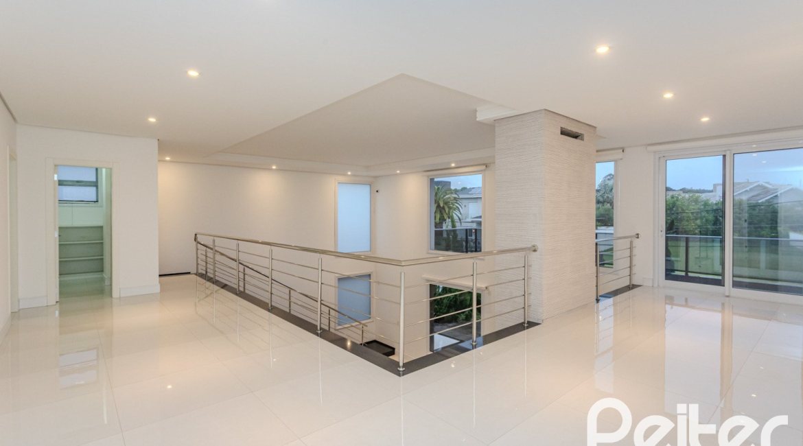 Casa em Condomínio à venda com 503m², 4 dormitórios, 4 suítes, 4 vagas, no bairro Terra Ville em PORTO ALEGRE