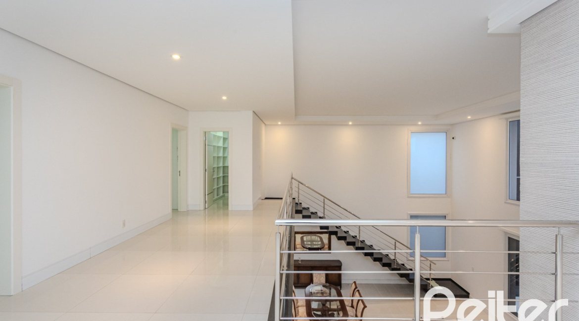 Casa em Condomínio à venda com 503m², 4 dormitórios, 4 suítes, 4 vagas, no bairro Terra Ville em PORTO ALEGRE