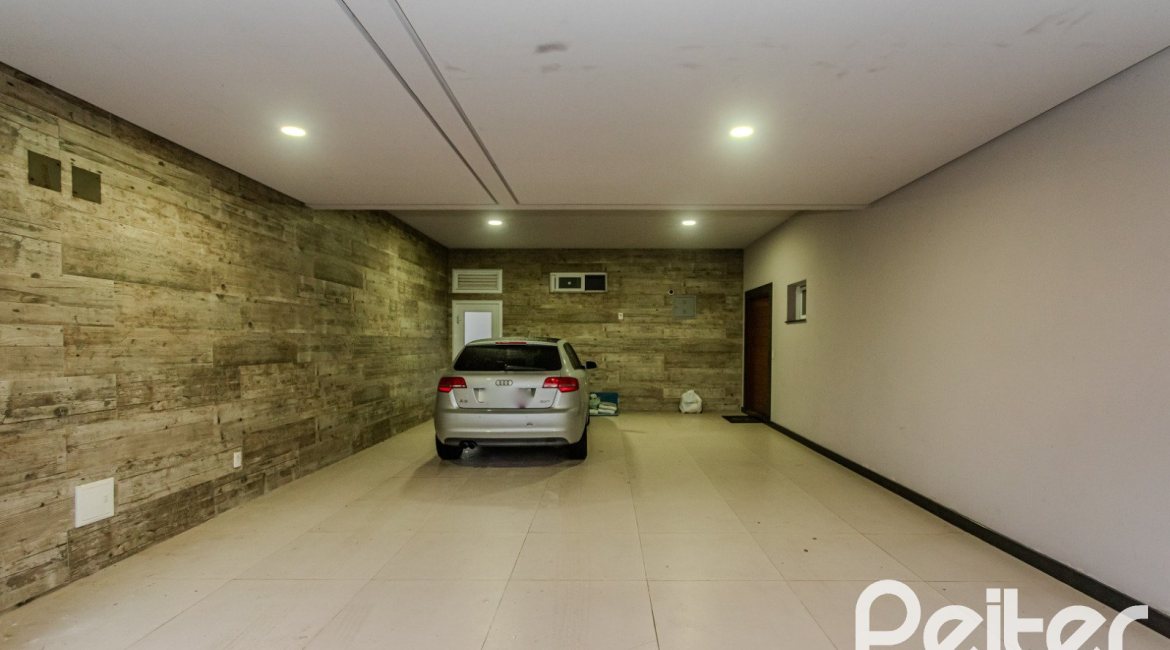 Casa em Condomínio à venda com 503m², 4 dormitórios, 4 suítes, 4 vagas, no bairro Terra Ville em PORTO ALEGRE