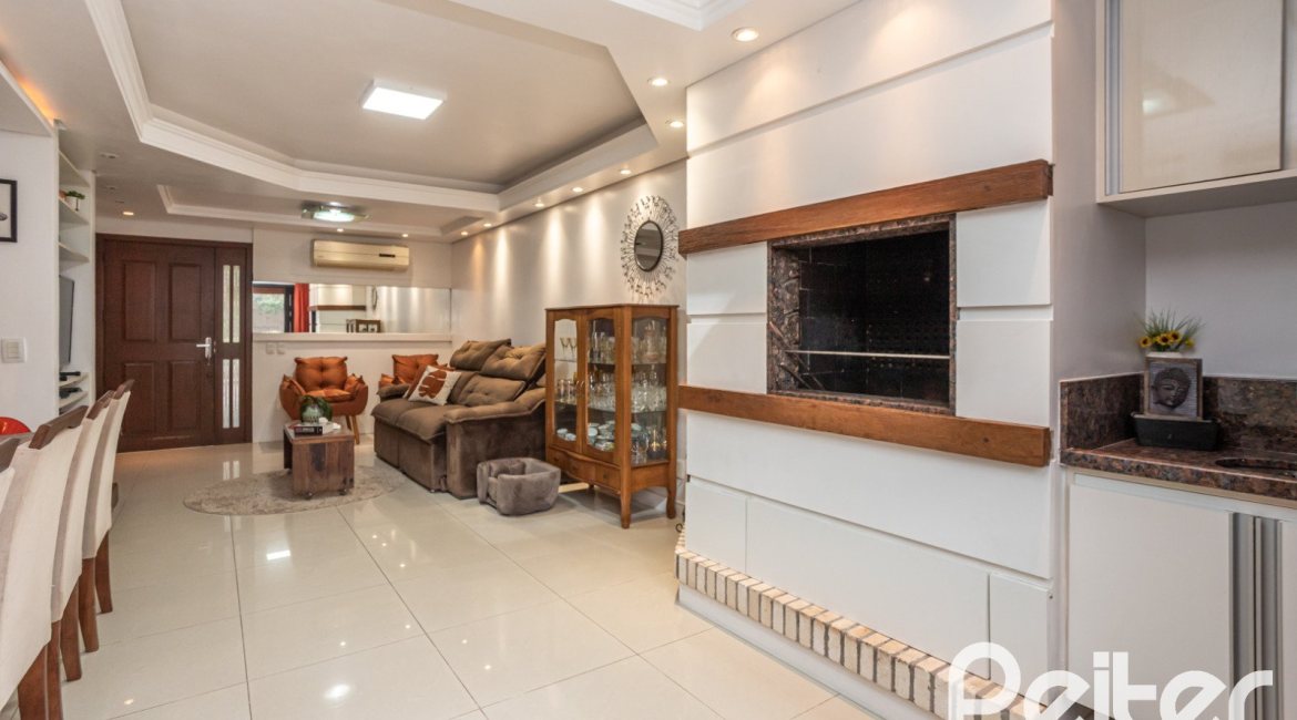 Casa em Condomínio à venda com 205m², 4 dormitórios, 2 suítes, 2 vagas, no bairro Ipanema em Porto Alegre