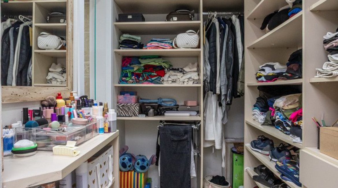 Casa em Condomínio à venda com 205m², 4 dormitórios, 2 suítes, 2 vagas, no bairro Ipanema em Porto Alegre