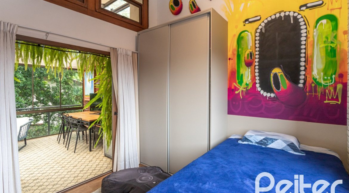 Casa em Condomínio à venda com 199m², 3 dormitórios, 3 suítes, 2 vagas, no bairro Vila Assunção em Porto Alegre