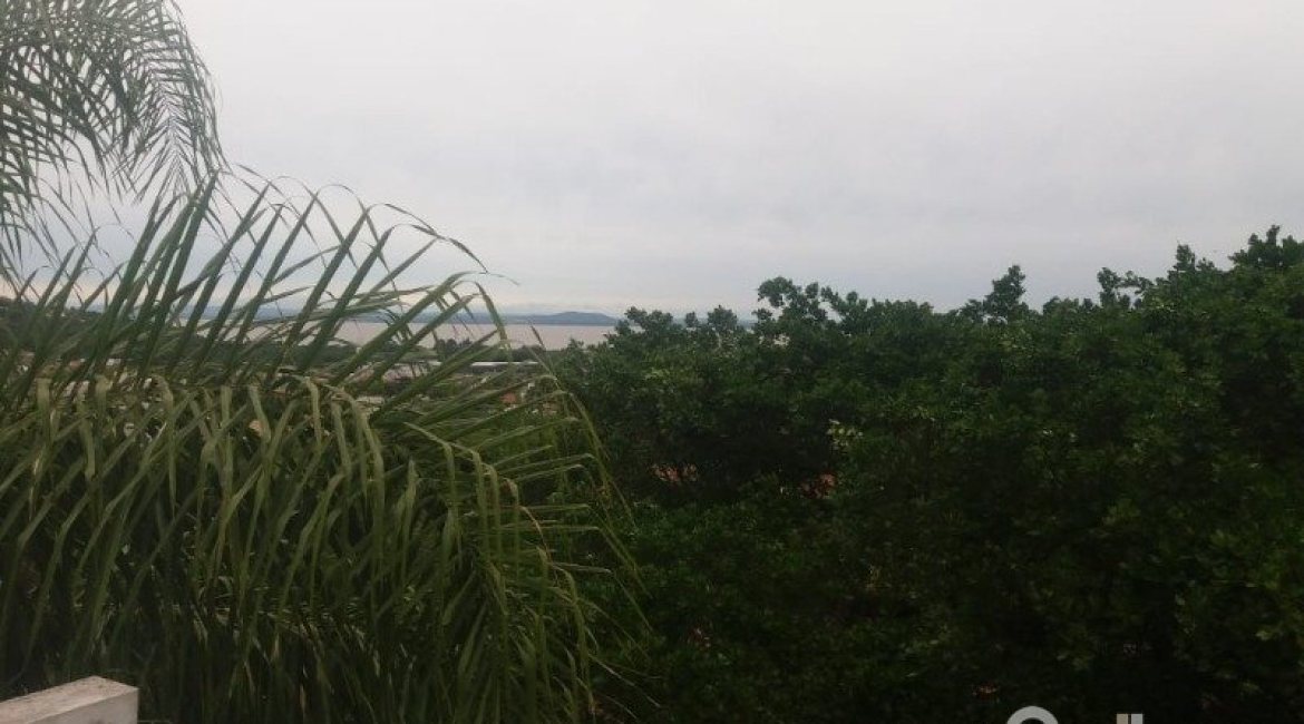 Casa à venda com 287m², 3 dormitórios, 3 suítes, 2 vagas, no bairro Ipanema em Porto Alegre