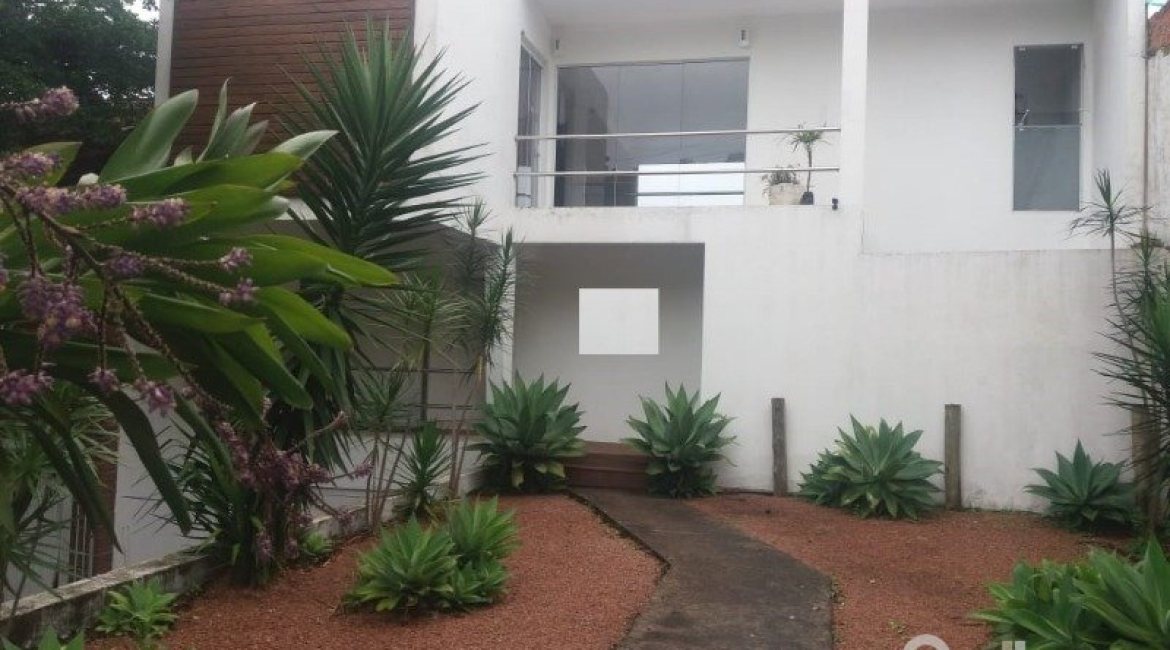 Casa à venda com 287m², 3 dormitórios, 3 suítes, 2 vagas, no bairro Ipanema em Porto Alegre