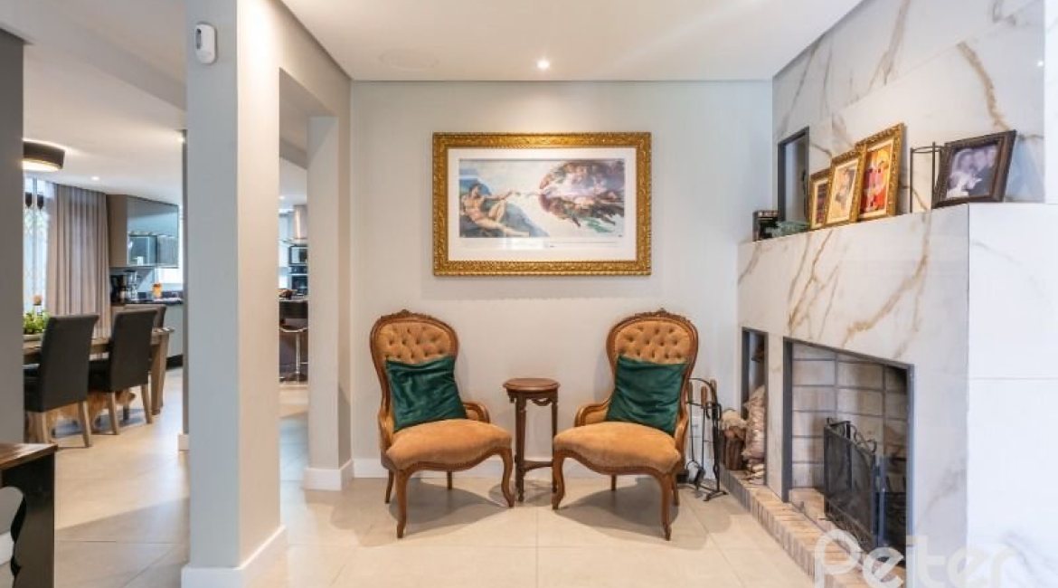 Casa à venda com 332m², 4 dormitórios, 2 suítes, 3 vagas, no bairro Tristeza em Porto Alegre