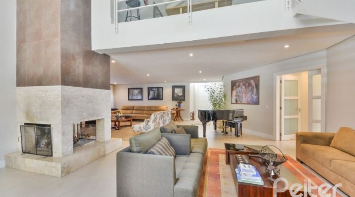 Casa em Condomínio à venda com 535m², 4 dormitórios, 4 suítes, 4 vagas, no bairro Terra Ville em PORTO ALEGRE