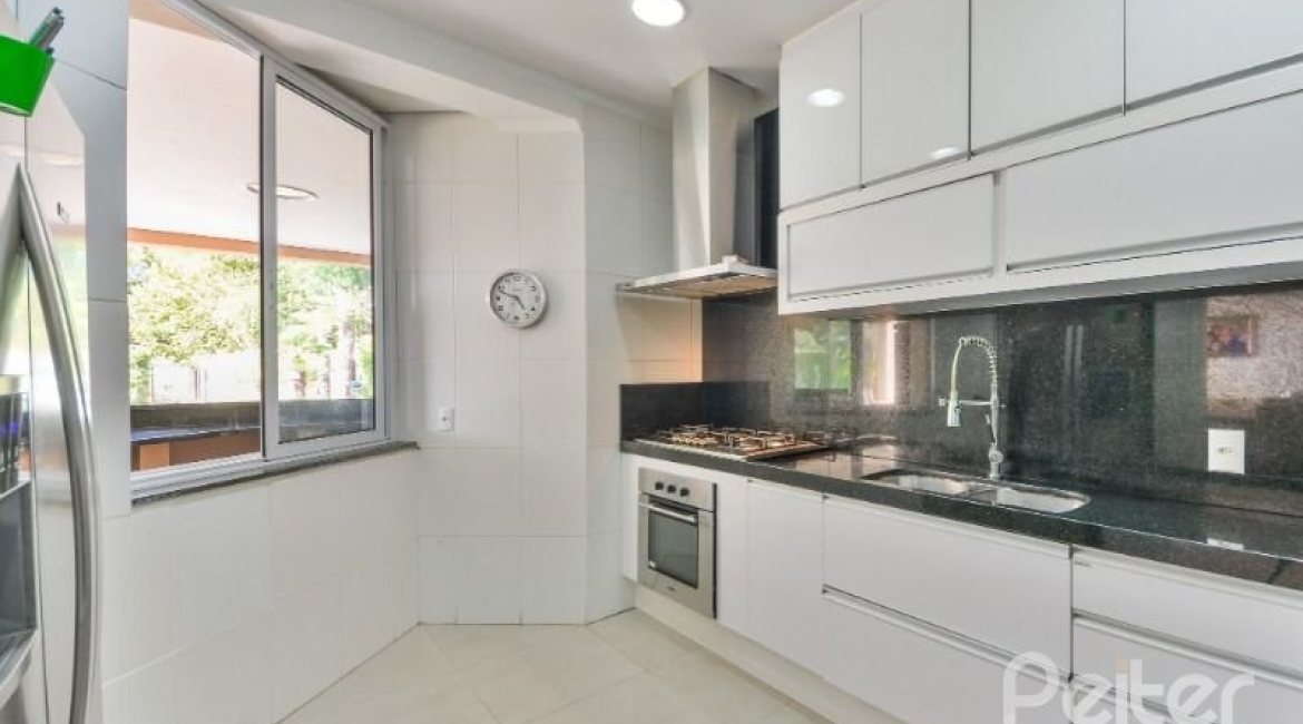 Casa em Condomínio à venda com 535m², 4 dormitórios, 4 suítes, 4 vagas, no bairro Terra Ville em PORTO ALEGRE