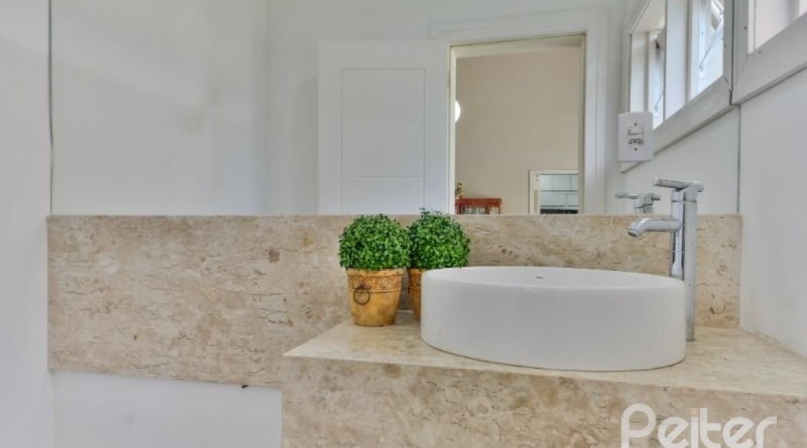 Casa em Condomínio à venda com 535m², 4 dormitórios, 4 suítes, 4 vagas, no bairro Terra Ville em PORTO ALEGRE