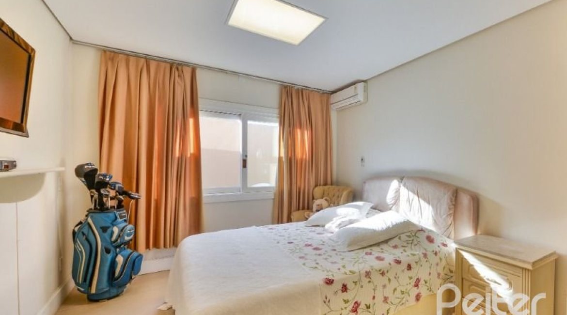Casa em Condomínio à venda com 535m², 4 dormitórios, 4 suítes, 4 vagas, no bairro Terra Ville em PORTO ALEGRE