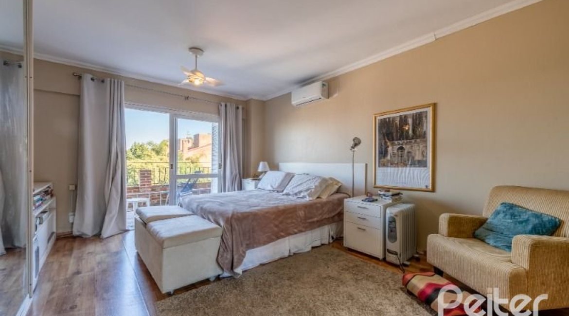 Casa à venda com 449m², 4 dormitórios, 4 suítes, 4 vagas, no bairro Jardim Isabel em Porto Alegre