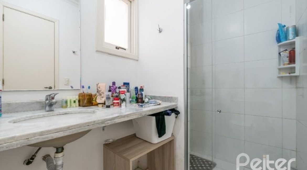 Casa à venda com 449m², 4 dormitórios, 4 suítes, 4 vagas, no bairro Jardim Isabel em Porto Alegre