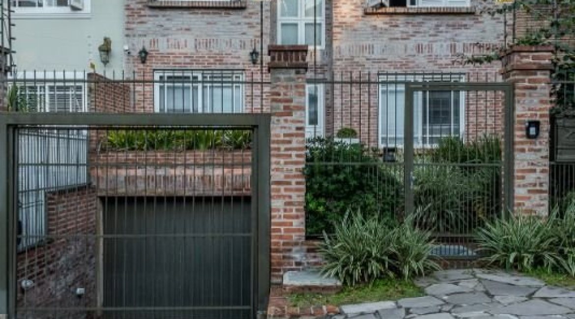 Casa à venda com 449m², 4 dormitórios, 4 suítes, 4 vagas, no bairro Jardim Isabel em Porto Alegre