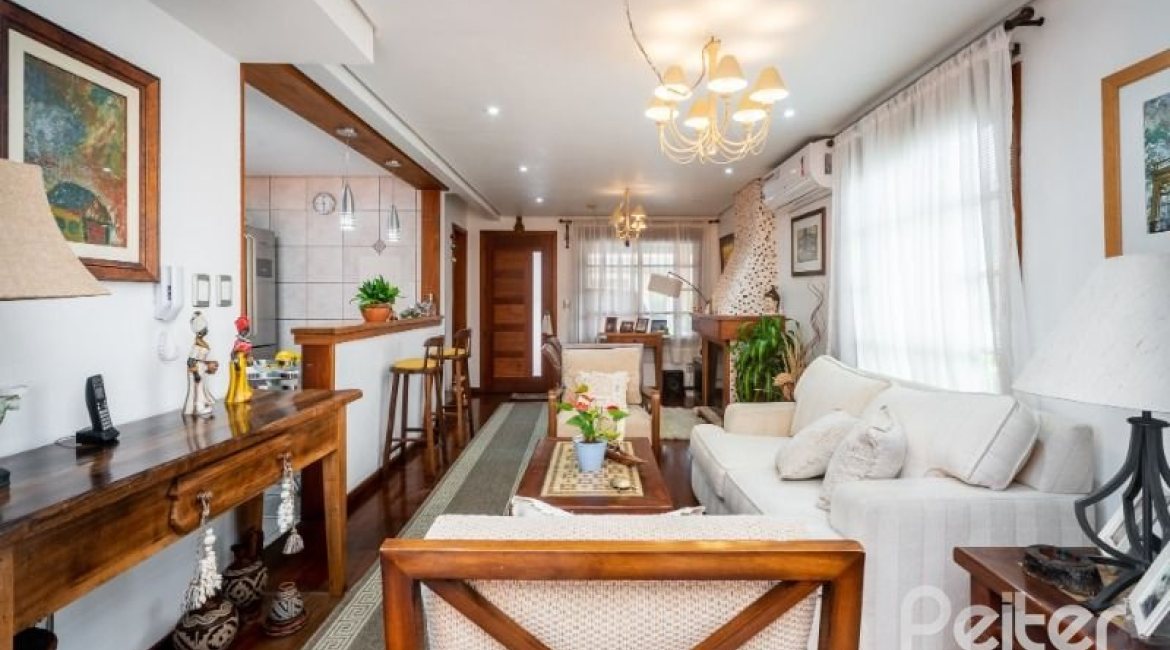 Casa em Condomínio à venda com 233m², 3 dormitórios, 1 suíte, 2 vagas, no bairro Tristeza em Porto Alegre