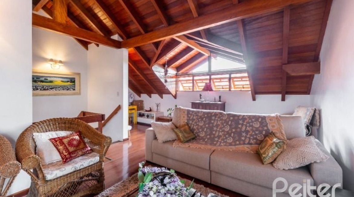 Casa em Condomínio à venda com 233m², 3 dormitórios, 1 suíte, 2 vagas, no bairro Tristeza em Porto Alegre