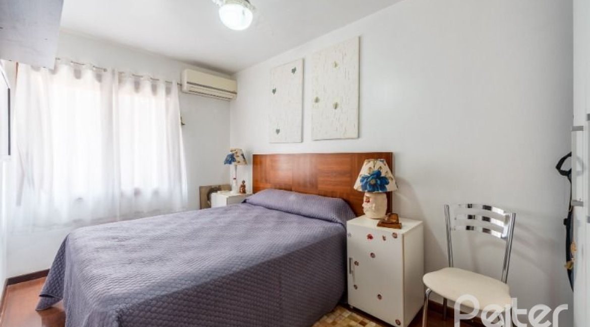 Casa em Condomínio à venda com 233m², 3 dormitórios, 1 suíte, 2 vagas, no bairro Tristeza em Porto Alegre