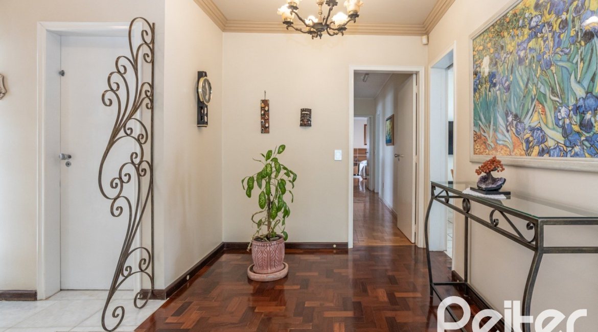 Casa em Condomínio à venda com 198m², 3 dormitórios, 1 suíte, 6 vagas, no bairro Tristeza em Porto Alegre