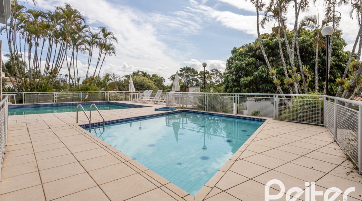 Casa em Condomínio à venda com 198m², 3 dormitórios, 1 suíte, 6 vagas, no bairro Tristeza em Porto Alegre