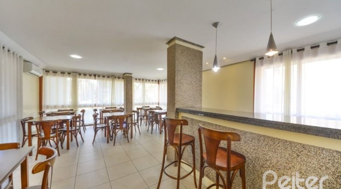 Apartamento à venda com 66m², 2 dormitórios, 1 vaga, no bairro Cristal em Porto Alegre