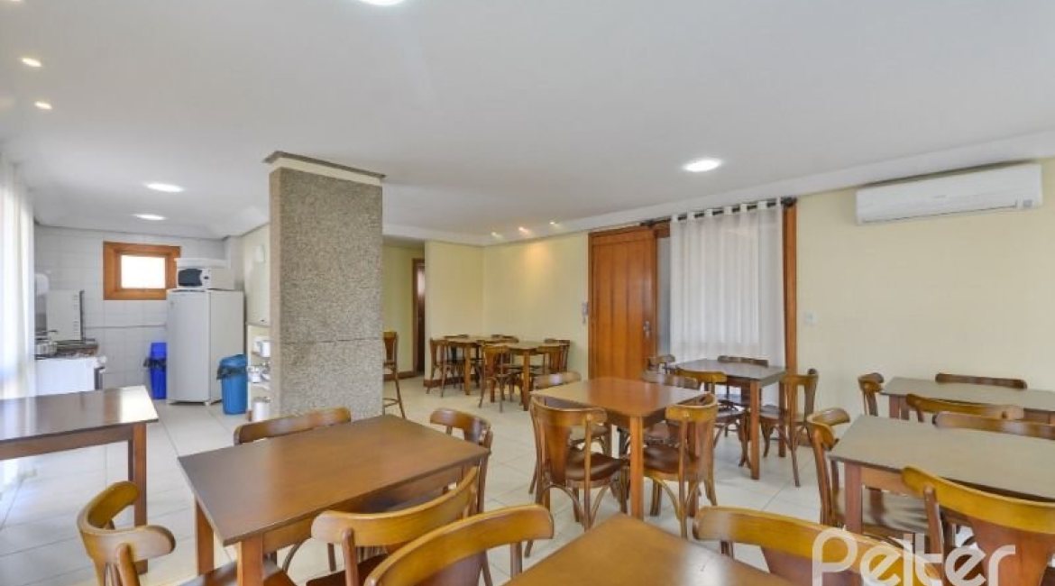 Apartamento à venda com 66m², 2 dormitórios, 1 vaga, no bairro Cristal em Porto Alegre