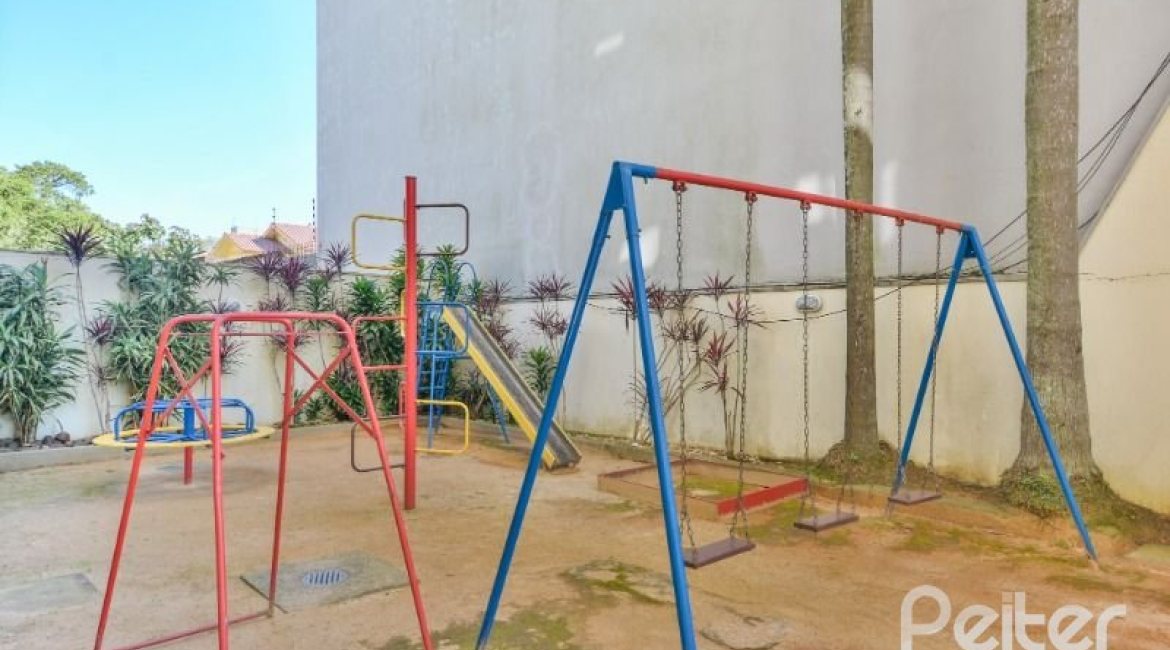 Apartamento à venda com 66m², 2 dormitórios, 1 vaga, no bairro Cristal em Porto Alegre