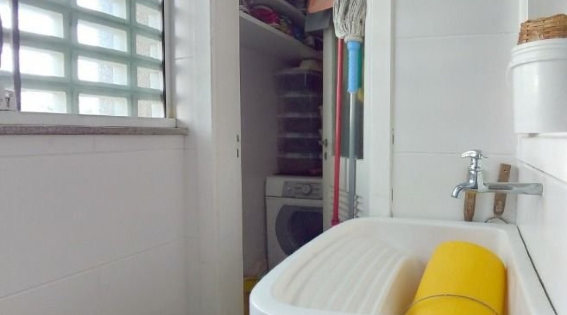 Apartamento à venda com 66m², 2 dormitórios, 1 vaga, no bairro Cristal em Porto Alegre