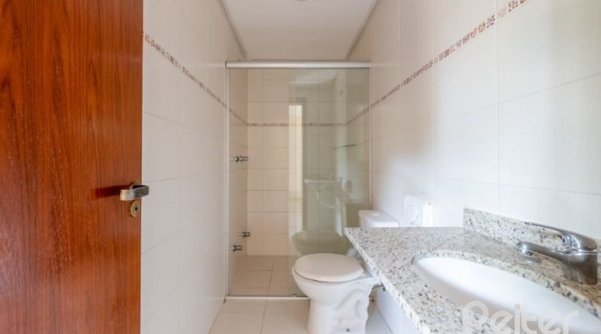 Casa em Condomínio à venda com 255m², 4 dormitórios, 2 suítes, 4 vagas, no bairro Vila Assunção em Porto Alegre