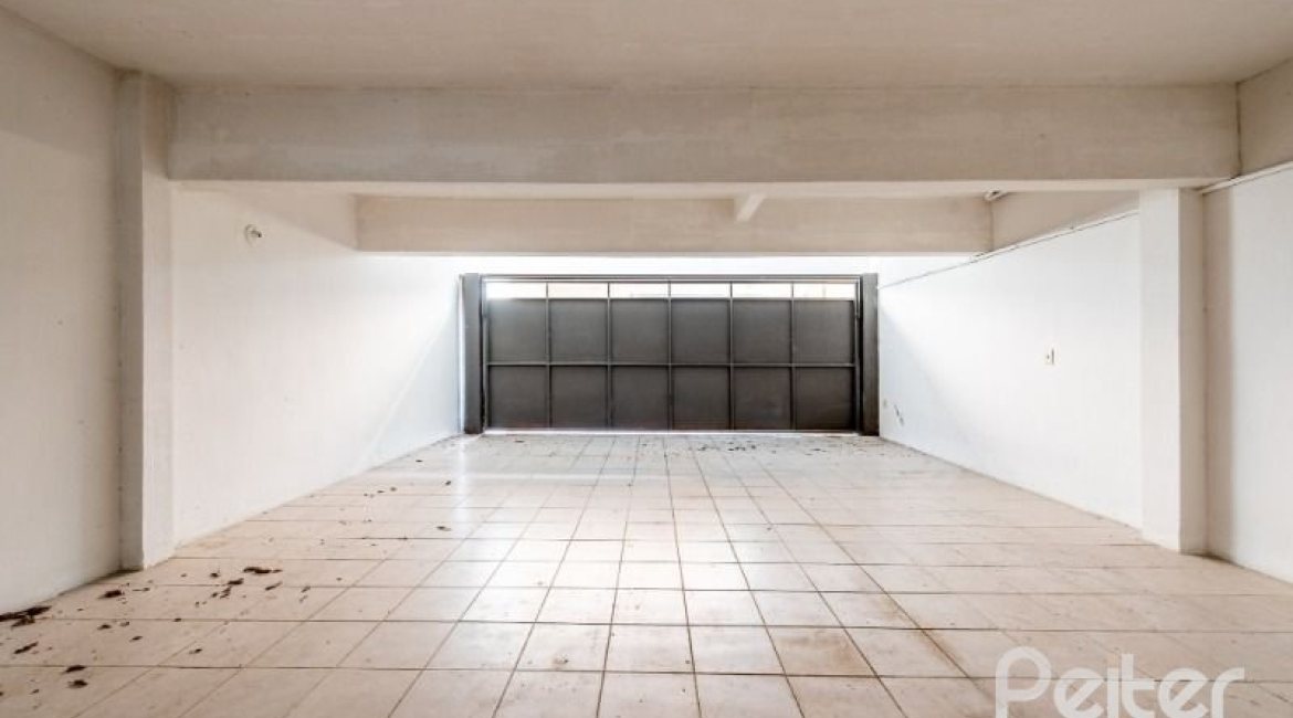 Casa em Condomínio à venda com 255m², 4 dormitórios, 2 suítes, 4 vagas, no bairro Vila Assunção em Porto Alegre