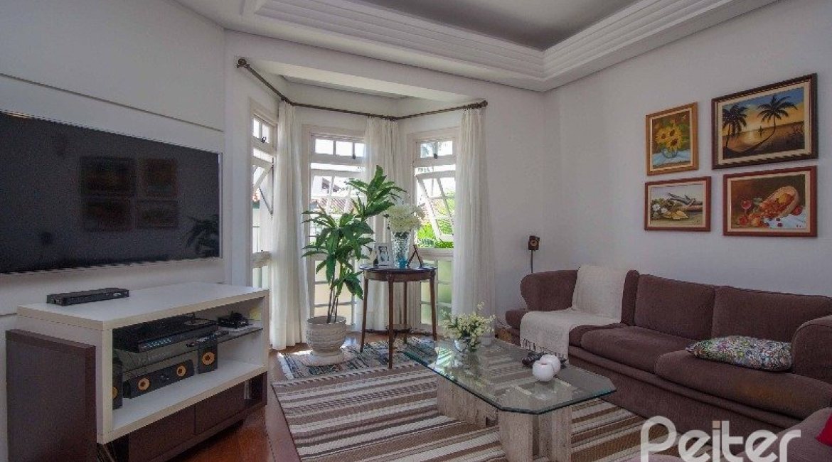 Casa em Condomínio à venda com 224m², 3 dormitórios, 2 suítes, 2 vagas, no bairro Tristeza em Porto Alegre