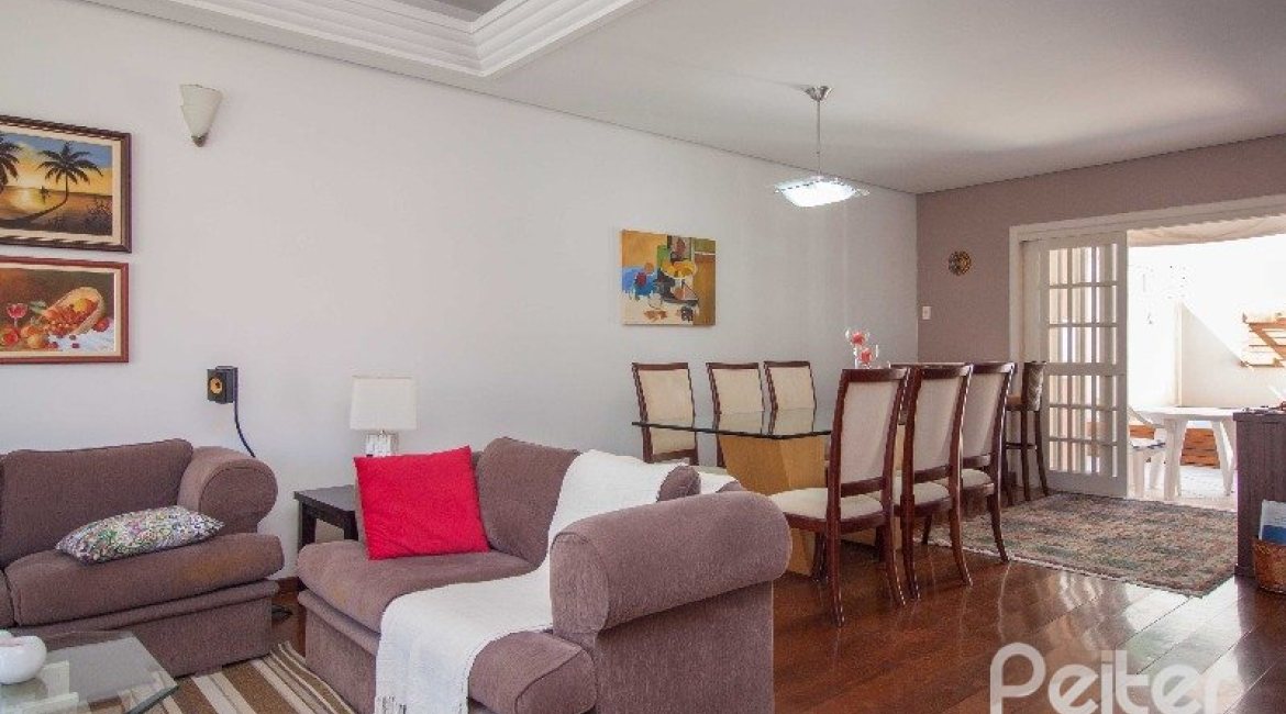 Casa em Condomínio à venda com 224m², 3 dormitórios, 2 suítes, 2 vagas, no bairro Tristeza em Porto Alegre