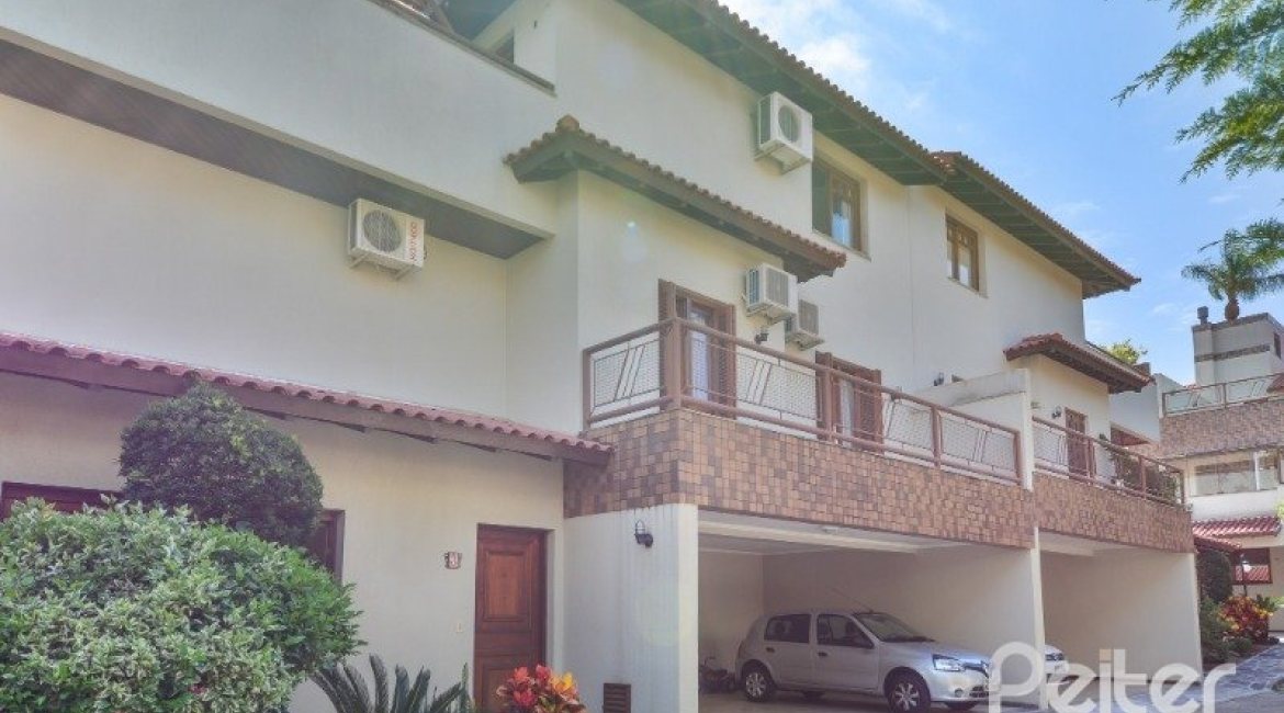 Casa em Condomínio à venda com 347m², 3 dormitórios, 1 suíte, 3 vagas, no bairro Jardim Isabel em Porto Alegre