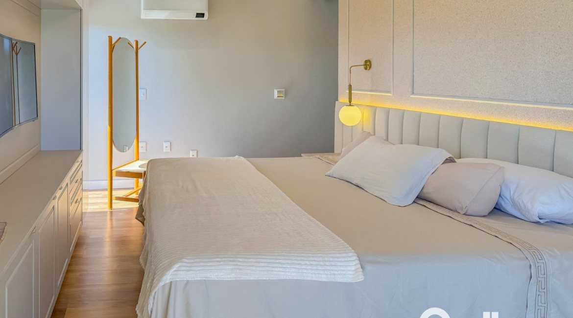 Casa em Condomínio à venda com 315m², 4 dormitórios, 4 suítes, 4 vagas, no bairro Alphaville em PORTO ALEGRE
