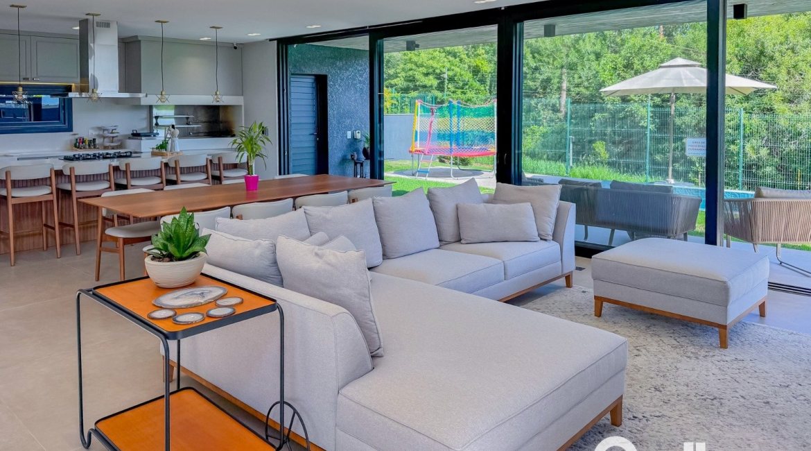 Casa em Condomínio à venda com 315m², 4 dormitórios, 4 suítes, 4 vagas, no bairro Alphaville em PORTO ALEGRE
