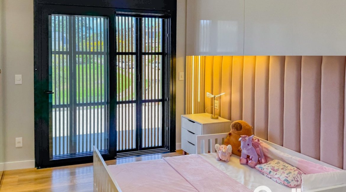 Casa em Condomínio à venda com 315m², 4 dormitórios, 4 suítes, 4 vagas, no bairro Alphaville em PORTO ALEGRE