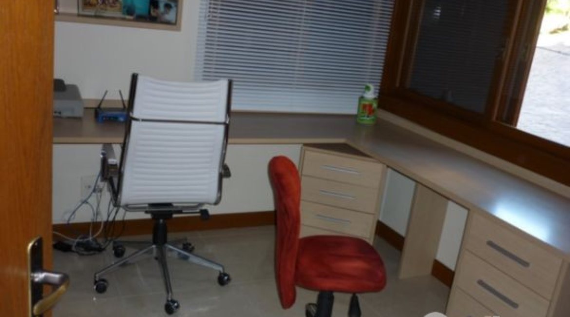 Casa em Condomínio à venda com 500m², 4 dormitórios, 4 suítes, 3 vagas, no bairro Vila Assunção em Porto Alegre