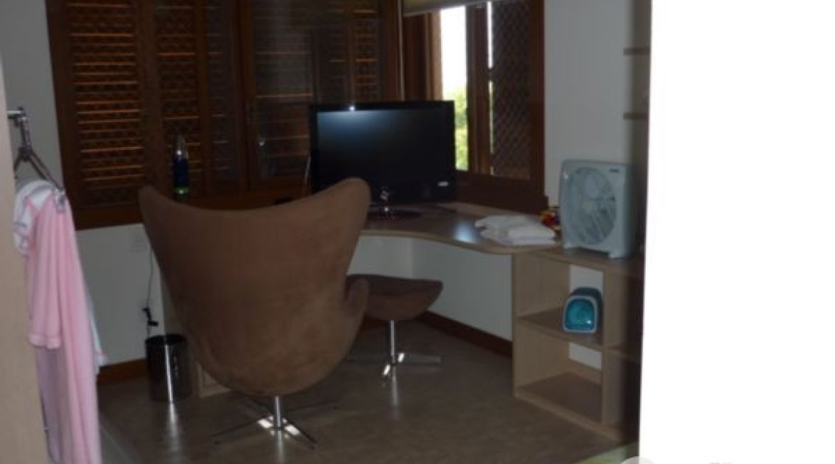 Casa em Condomínio à venda com 500m², 4 dormitórios, 4 suítes, 3 vagas, no bairro Vila Assunção em Porto Alegre