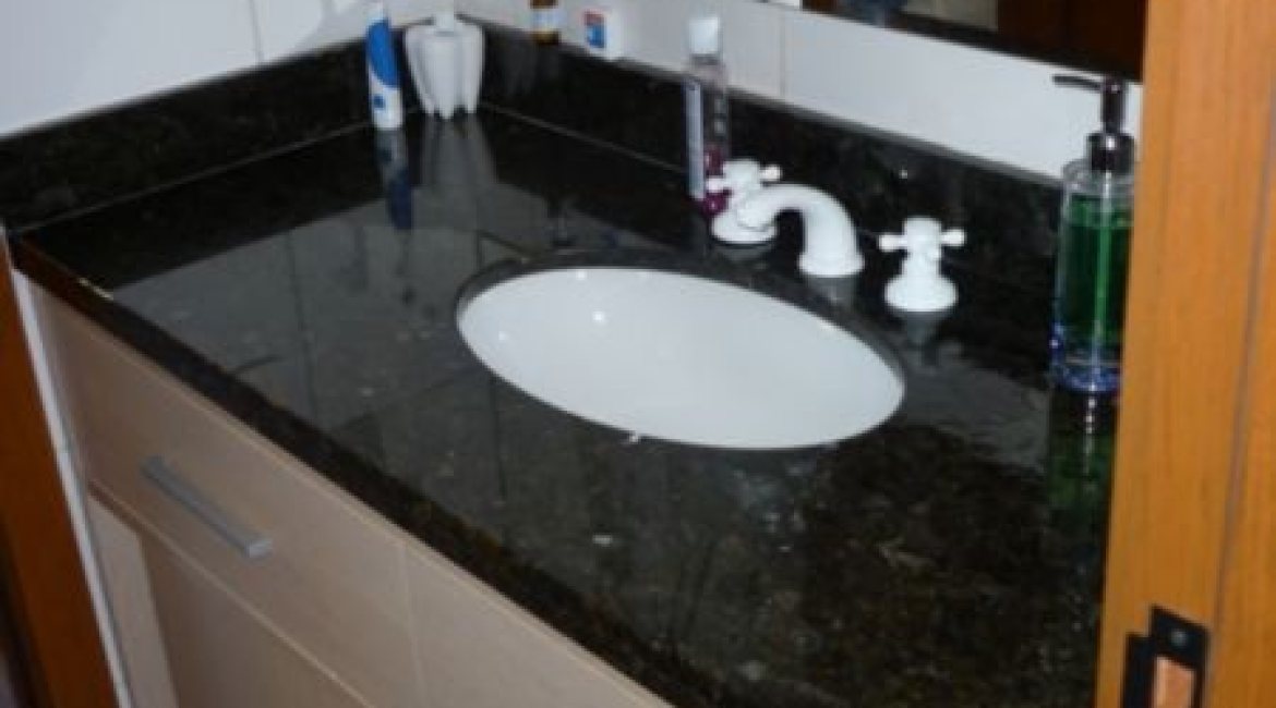 Casa em Condomínio à venda com 500m², 4 dormitórios, 4 suítes, 3 vagas, no bairro Vila Assunção em Porto Alegre