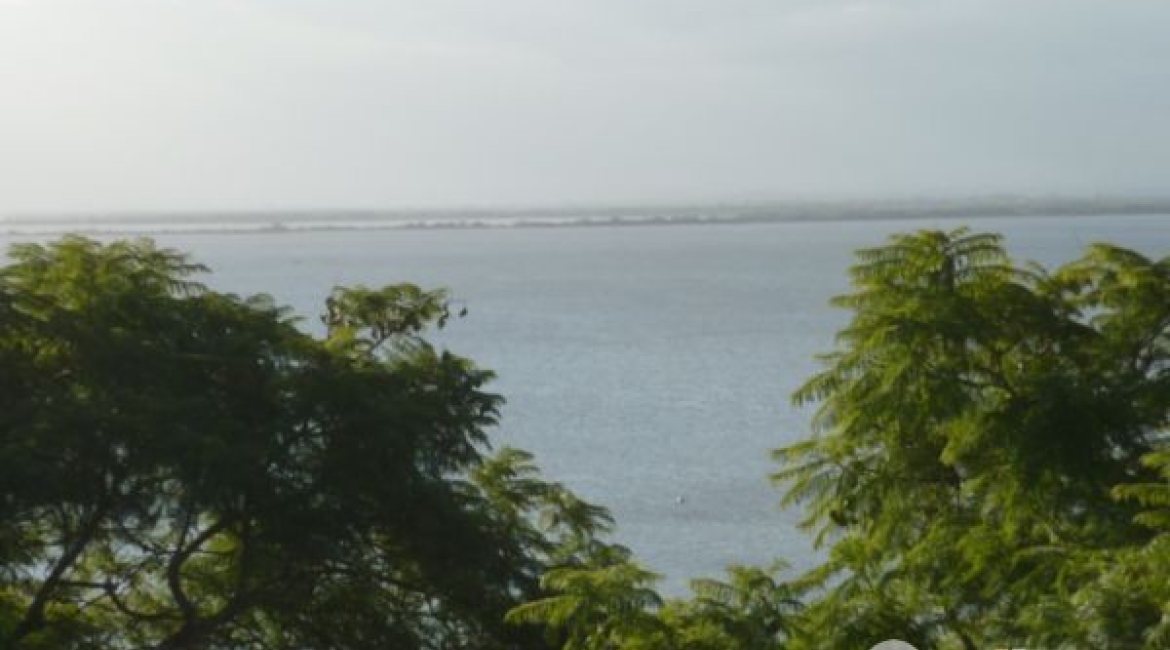 Casa em Condomínio à venda com 500m², 4 dormitórios, 4 suítes, 3 vagas, no bairro Vila Assunção em Porto Alegre