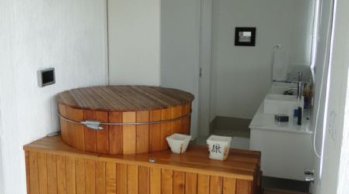 Casa em Condomínio à venda com 472m², 4 dormitórios, 3 suítes, 2 vagas, no bairro Terra Ville em PORTO ALEGRE