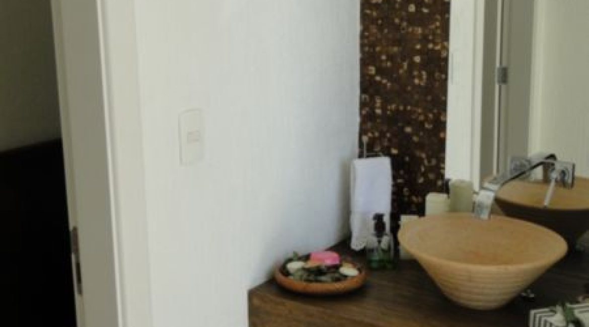 Casa em Condomínio à venda com 472m², 4 dormitórios, 3 suítes, 2 vagas, no bairro Terra Ville em PORTO ALEGRE